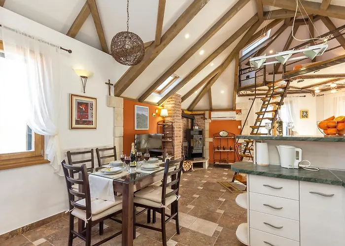 Romansa Διαμέρισμα *