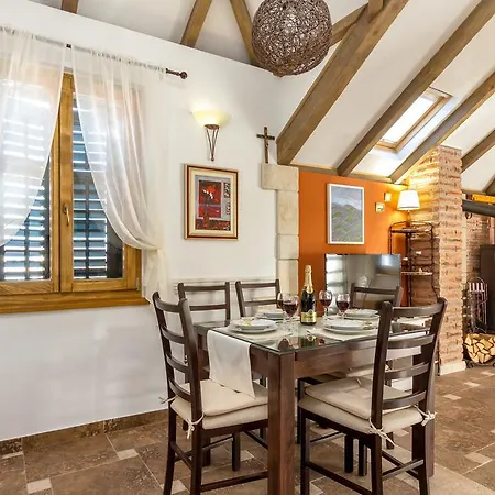 Romansa Lejlighed Split